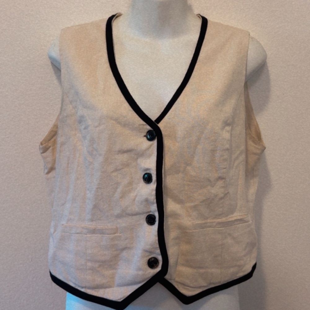 Tahari Cream Vest with Black Trim